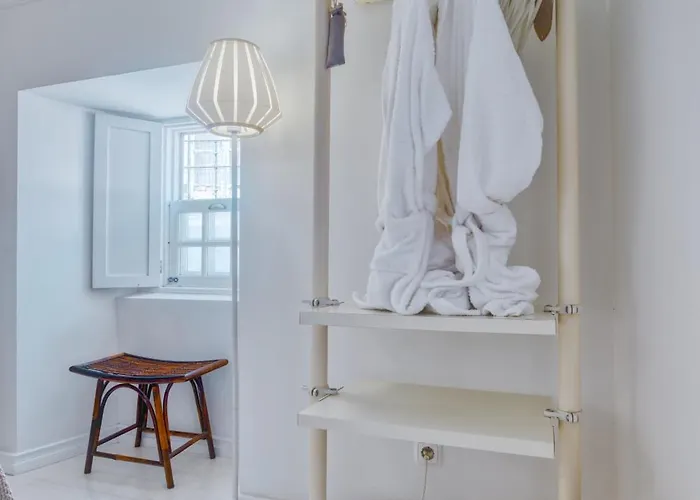 شقة New! Lovely Duplex In The Heart Of Alfama *