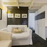 New! Lovely Duplex In The Heart Of Alfama * ליסבון