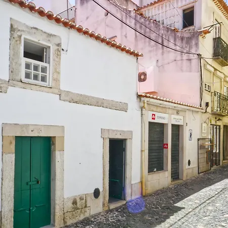 New! Lovely Duplex In The Heart Of Alfama דירה *